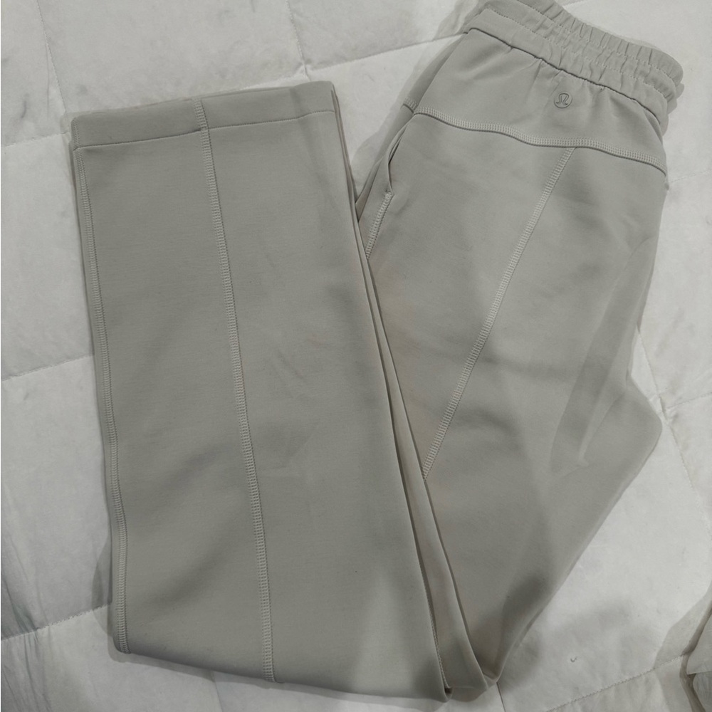 lululemon athletica WMNS SIZE:4  Straight Leg Pants